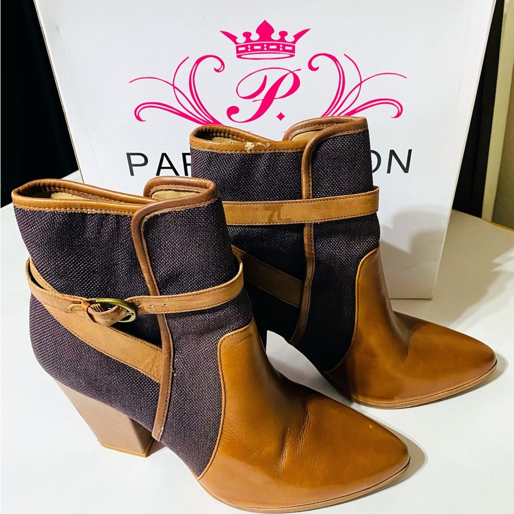Paris Hilton Ankle Boots Size 9 In good condition.